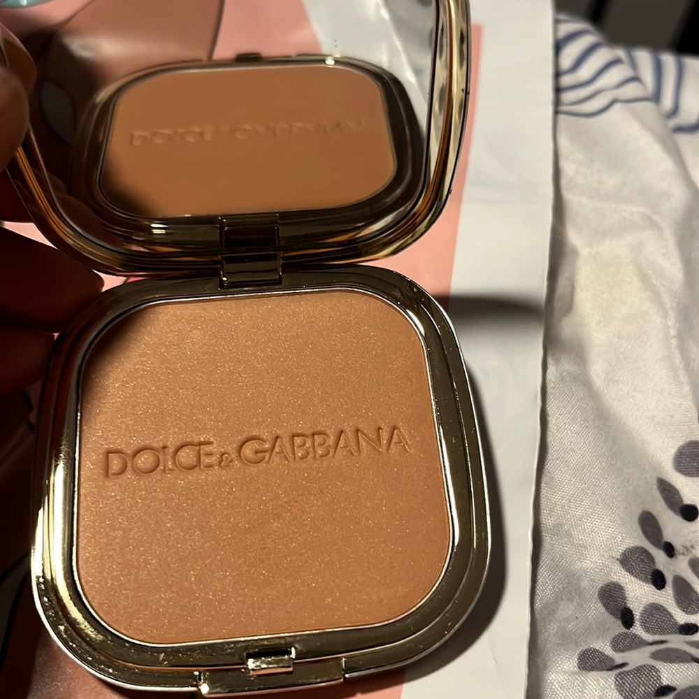 Dolce& Gabbana Bronzer Glow Bronzing Powder Cashmere